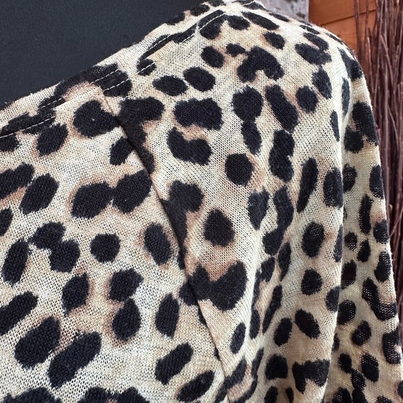 EXPRESS Mob Wife Leopard Animal Print Long Sleeve High Low Baddies Sweater Sz M - Picture 9 of 16